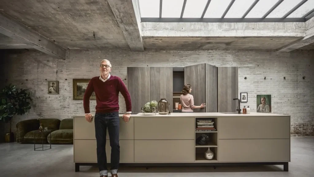 next125 NX510 Kücheninsel Saharabeige im Loft – Diana Küchenstudio Wien 1020